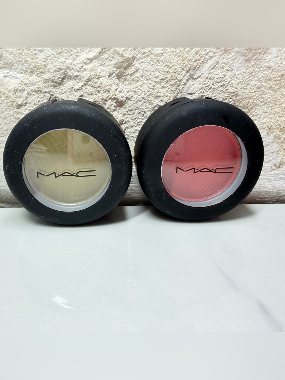 ⭐ MAC Eye Shadow Bundle - A Little Tamed & Per-suade Me